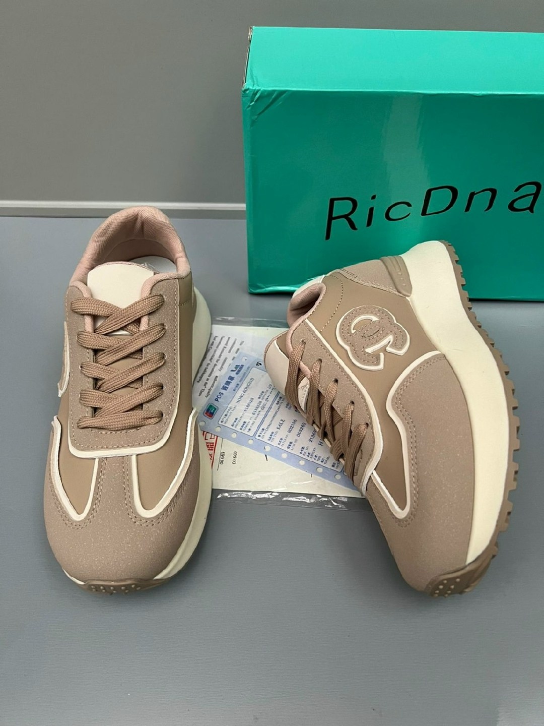 ,кроссовки женскиe,кроссовки для женщин,бежевые кроссовки,женская