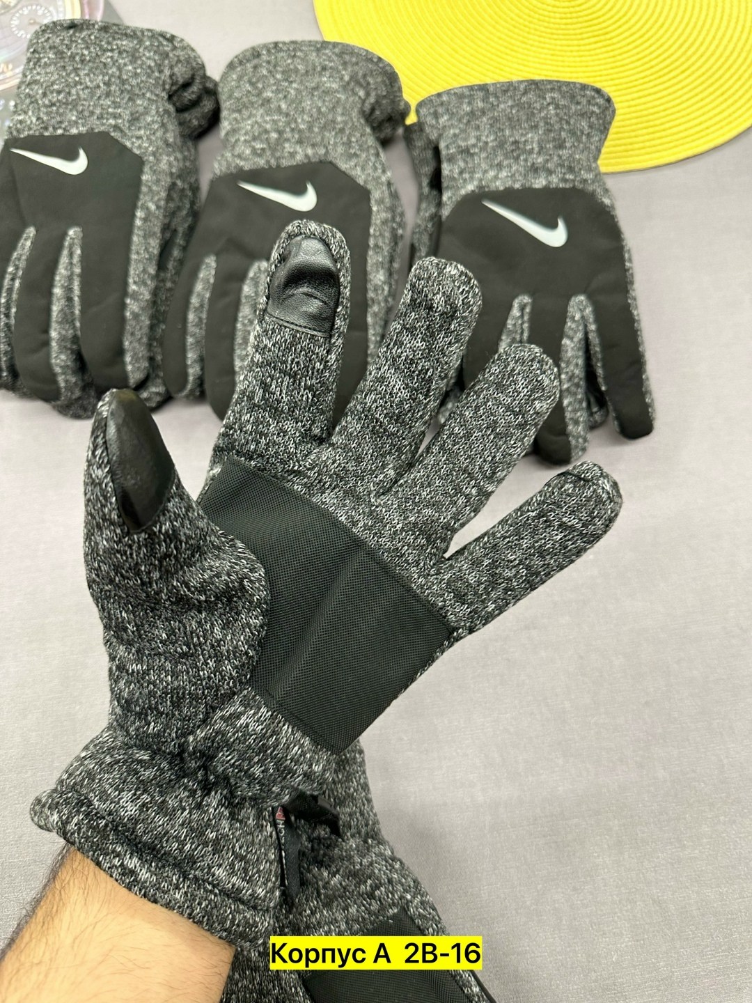перчатки nike,перчатки найк свуш,перчатки nike hyperwarm,перчатки найк,nike перчатки hyperwarm gloves