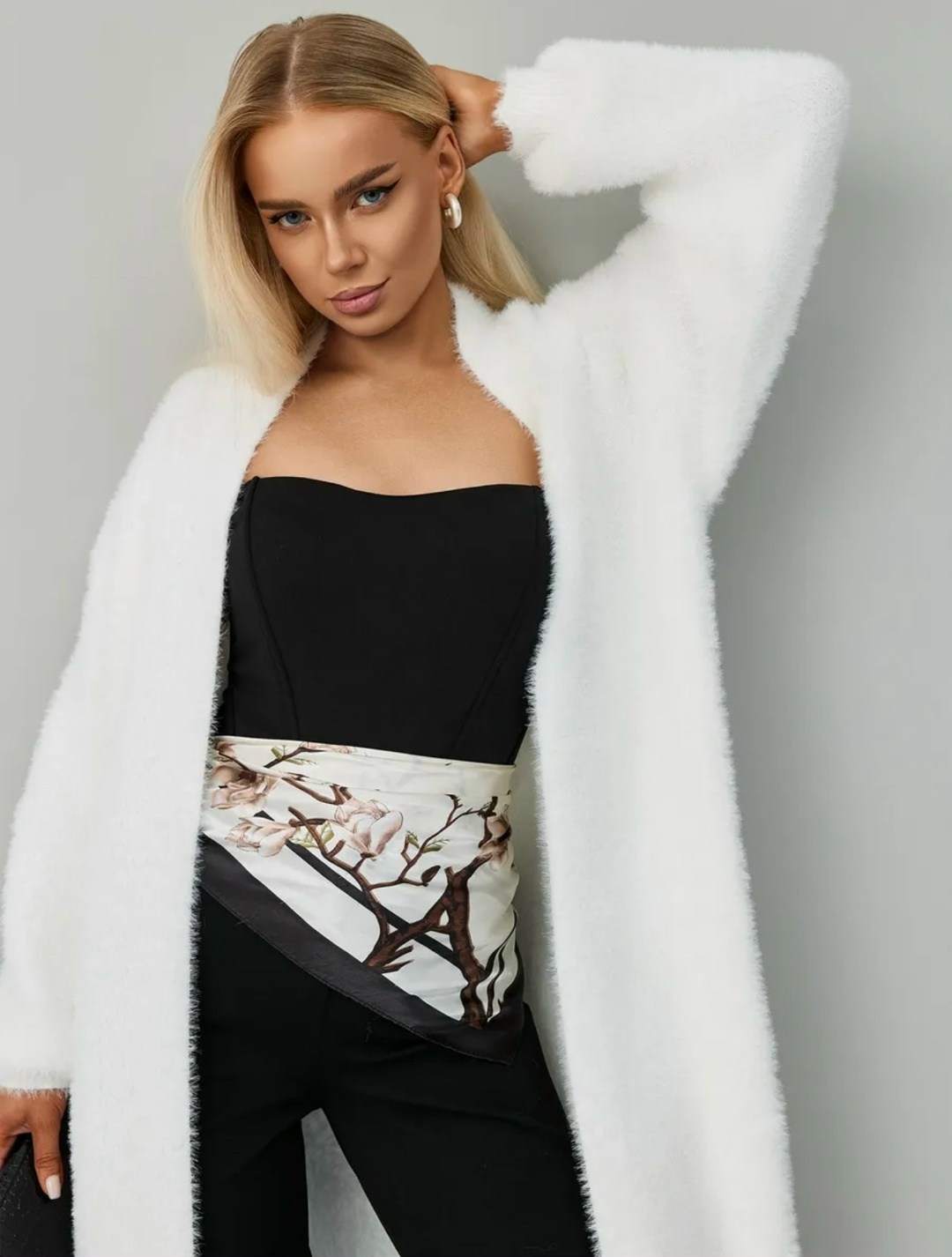 шуба искусственная,шуба белая,женская шуба,шубка,пушистое пальто