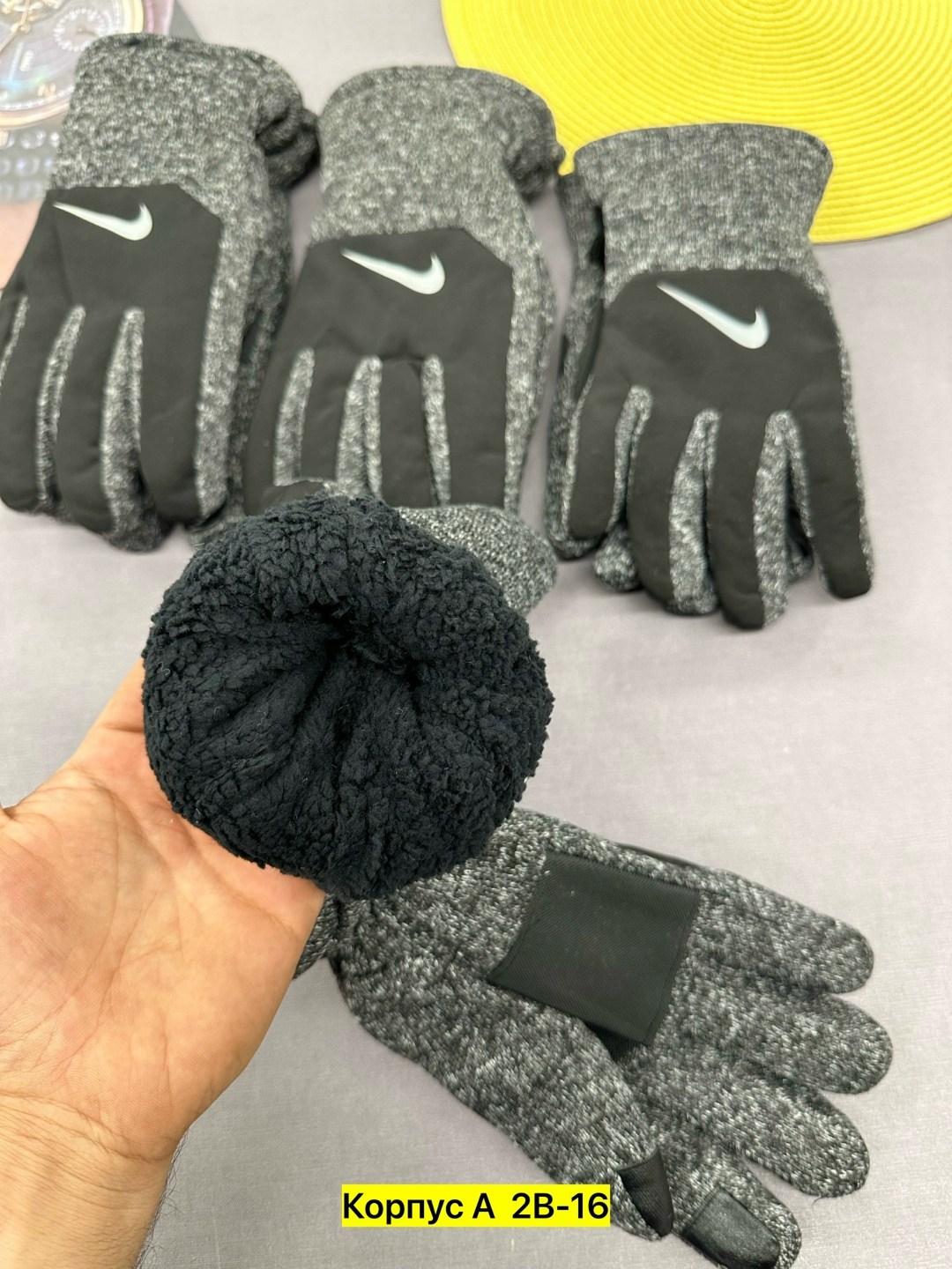 перчатки nike,перчатки найк свуш,перчатки nike hyperwarm,перчатки найк,nike перчатки hyperwarm gloves