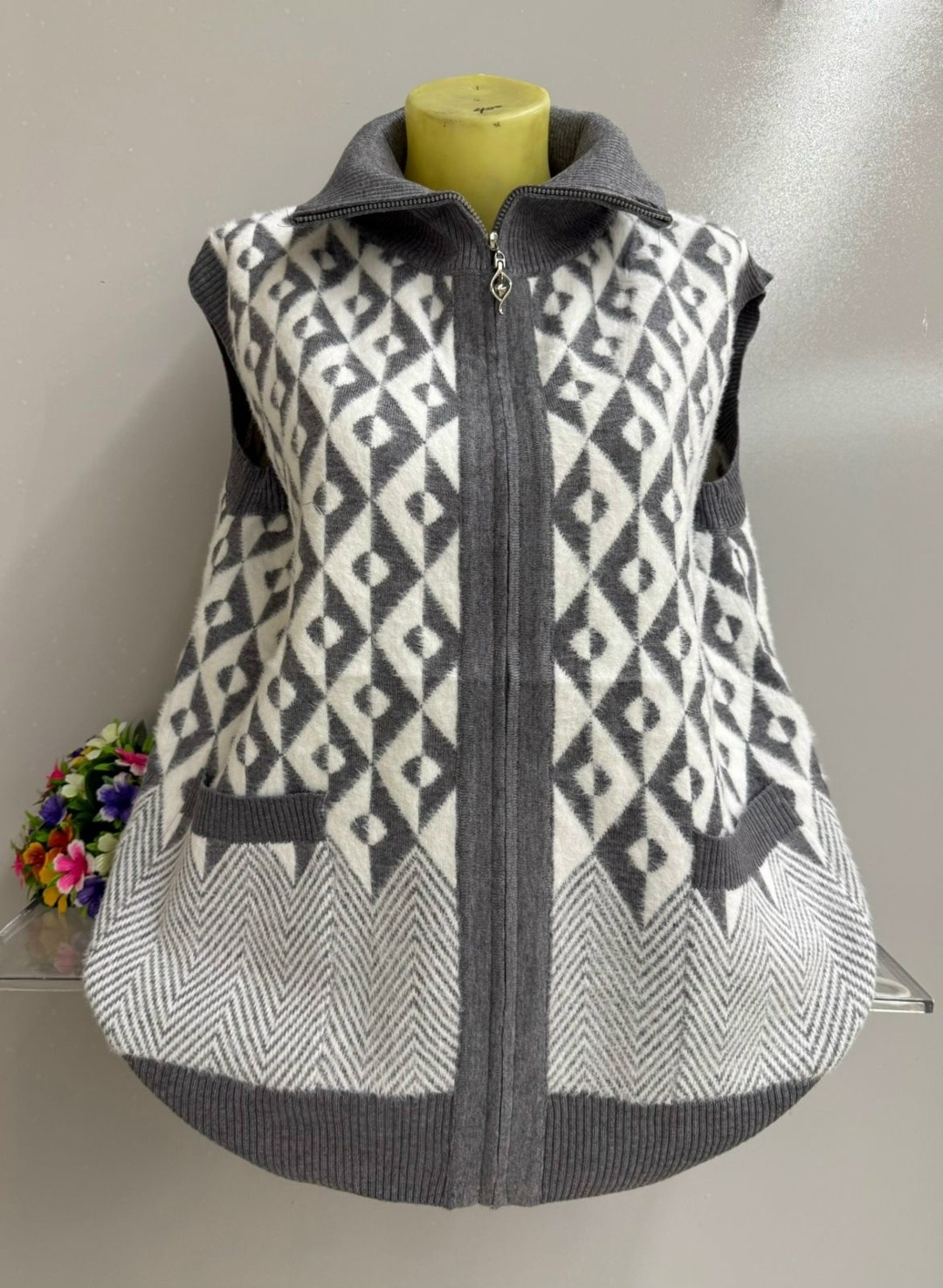 женские жилеты,женская жилетка,вязаные жилеты,жилет,теплый жилет