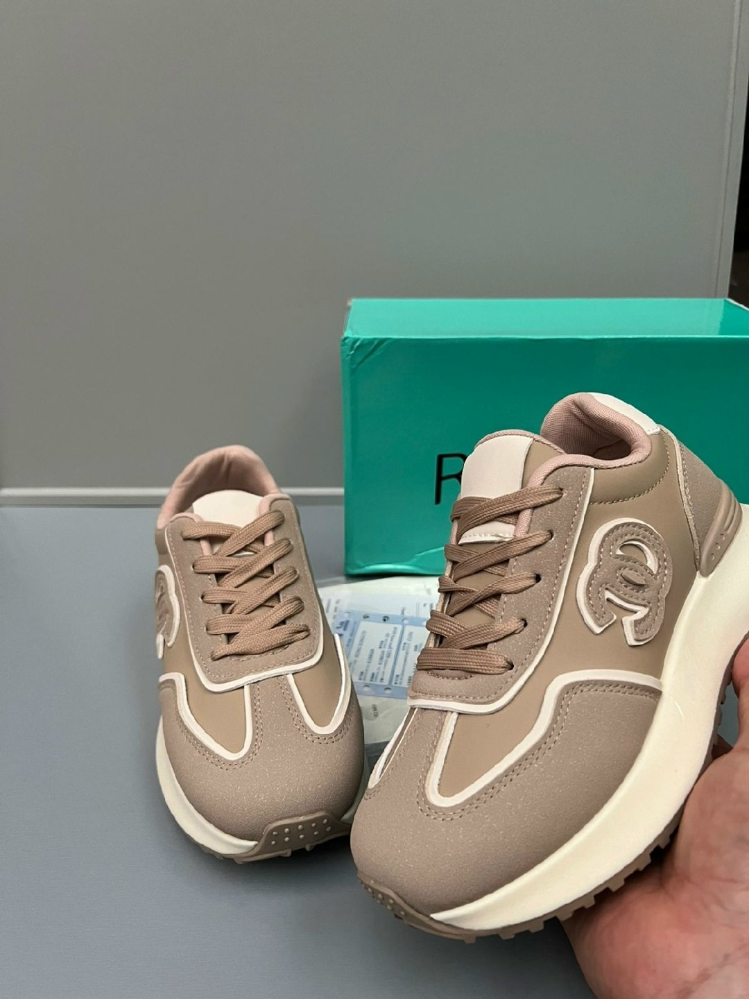 ,кроссовки женскиe,кроссовки для женщин,бежевые кроссовки,женская