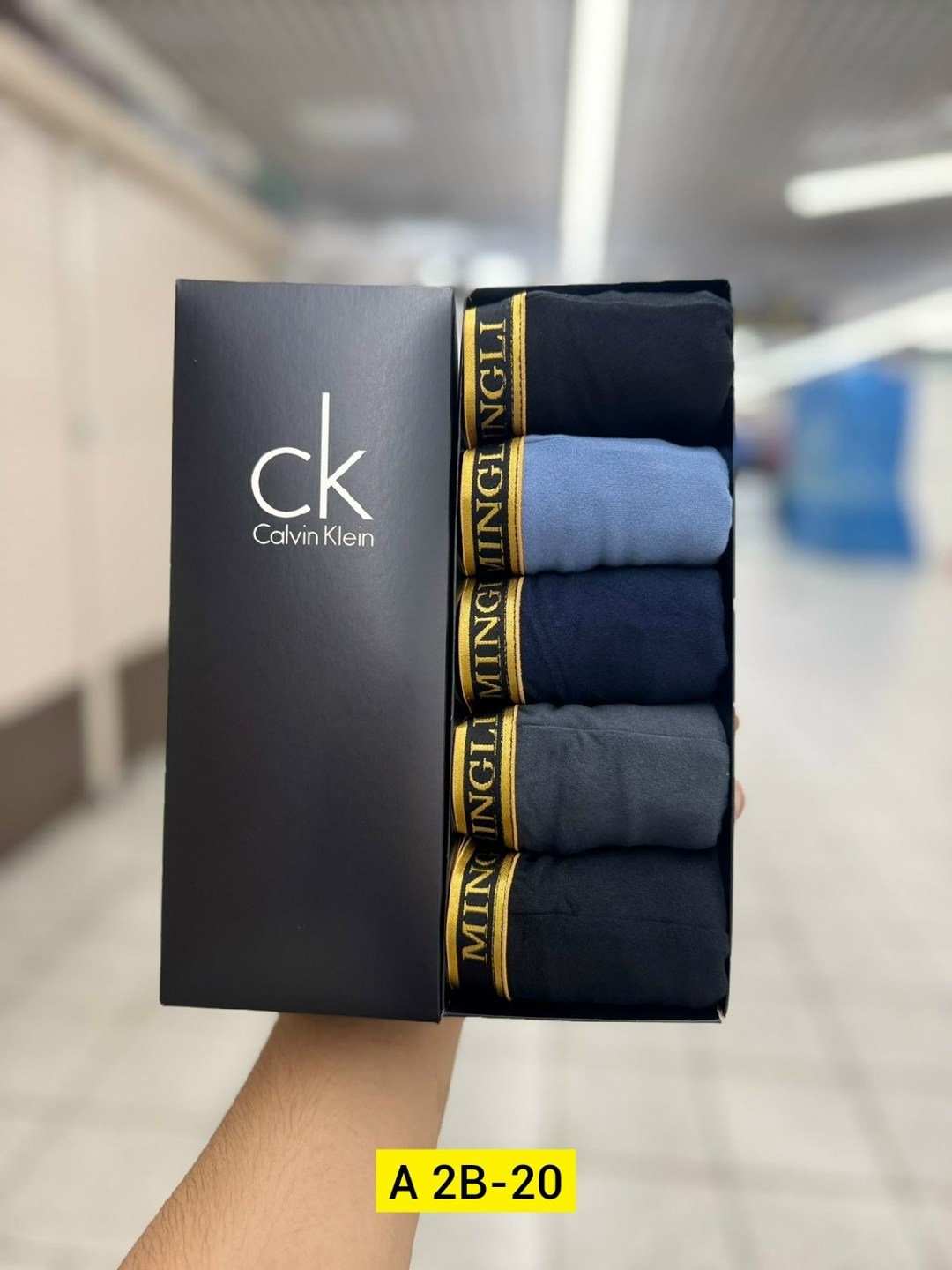 мужские трусы calvin klein,набор мужских трусов calvin klein,набор трусов кельвин кляйн 5 штук,подарочные наборы носки calvin klein,трусы calvin klein набор