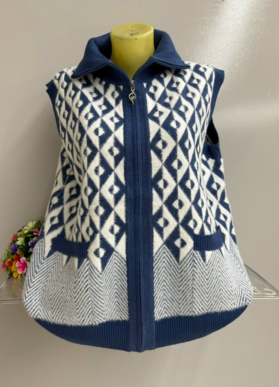 женские жилеты,женская жилетка,вязаные жилеты,жилет,теплый жилет