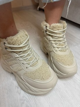 Кроссовки
