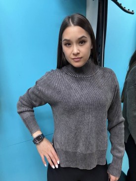 Свитер