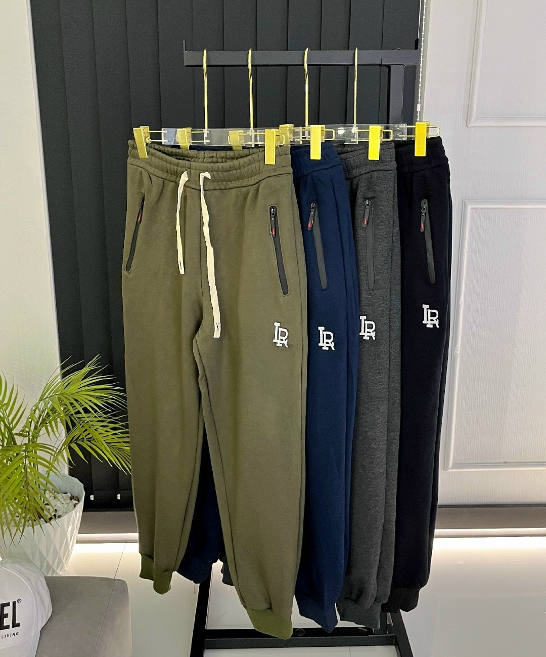 спортивные костюм,брюки джоггеры,спортивные джоггеры,спортивные брюки,штаны на флисе