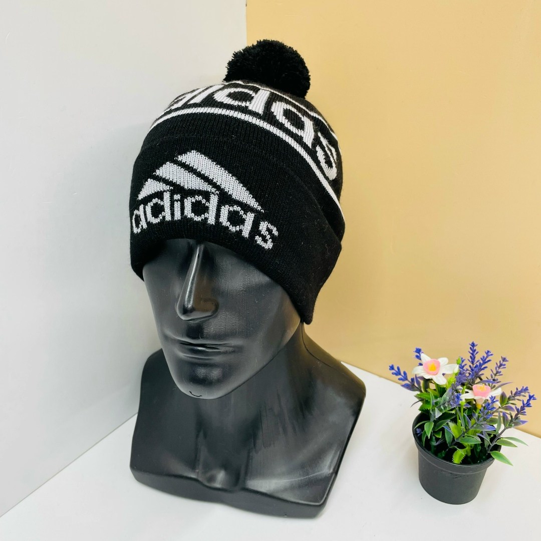 шапка адидас с помпоном,шапка адидас,шапка адидас с бубоном,мужские шапки adidas,шапка адидас красная