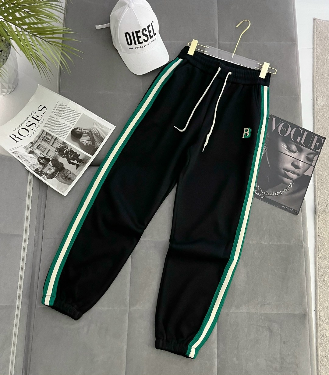 спортивные штаны,брюки спортивные,брюки мужские модные,штаны гуччи мужские с полоской,мужские спортивные брюки