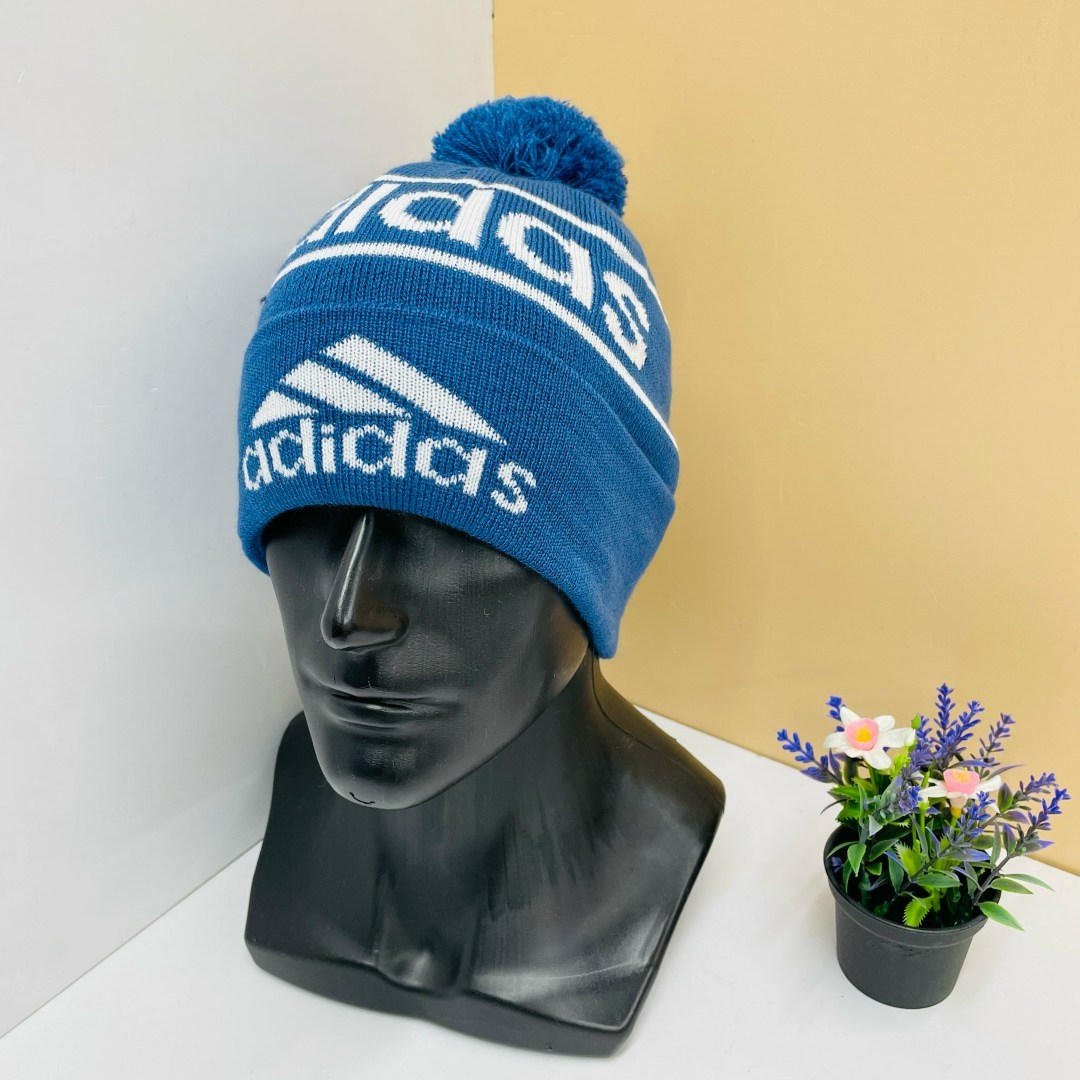 шапка адидас с помпоном,шапка адидас,шапка адидас с бубоном,мужские шапки adidas,шапка адидас красная