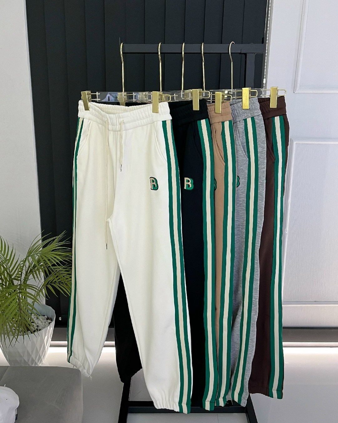 спортивные штаны,брюки спортивные,брюки мужские модные,штаны гуччи мужские с полоской,мужские спортивные брюки