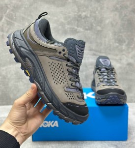 Кроссовки