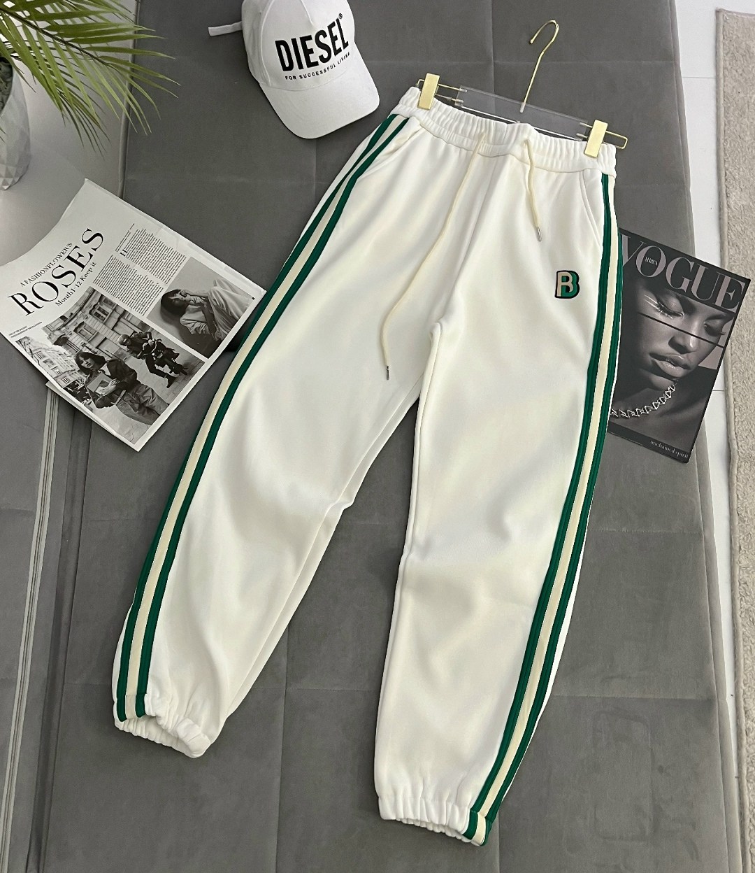 спортивные штаны,брюки спортивные,брюки мужские модные,штаны гуччи мужские с полоской,мужские спортивные брюки