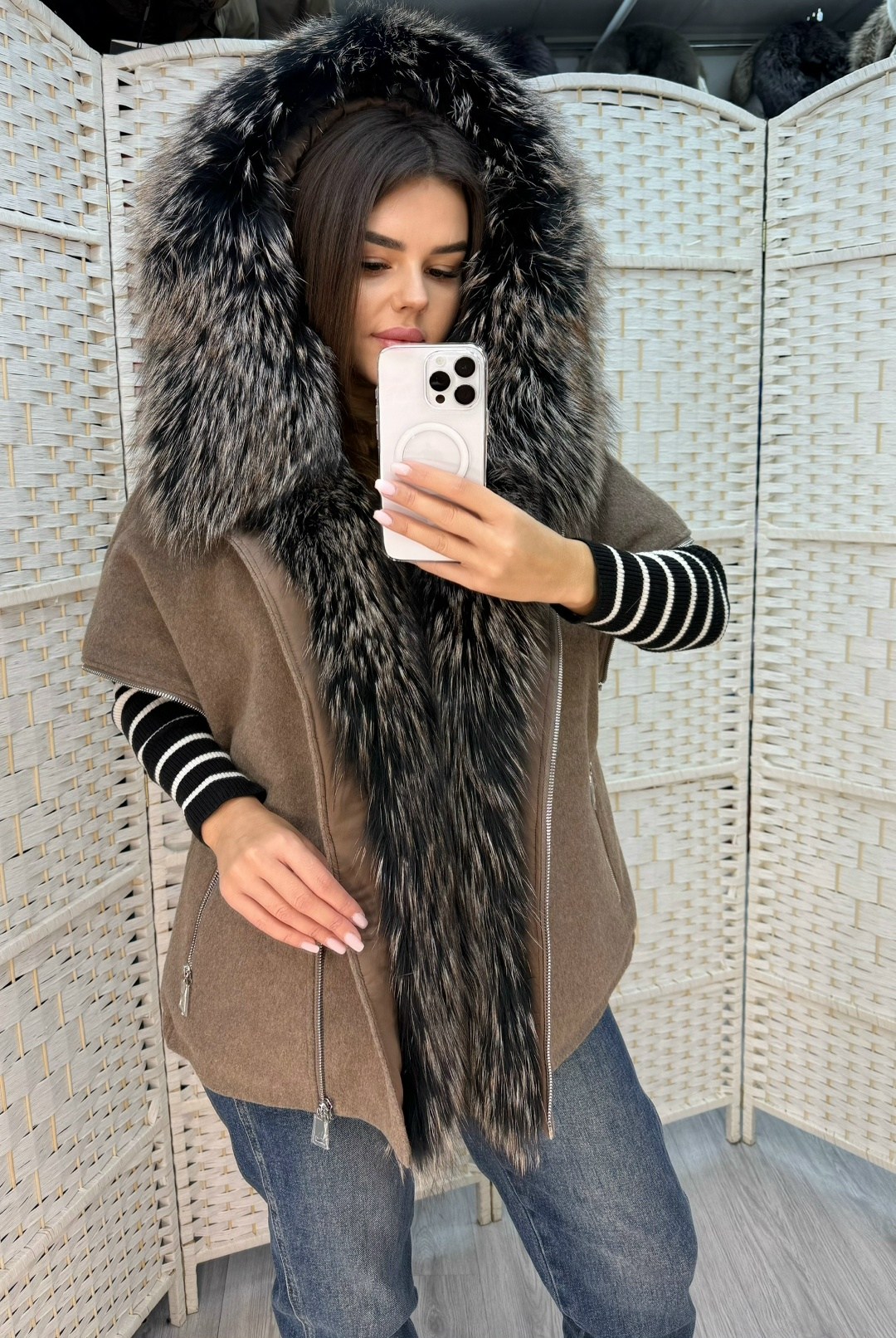 пальто с мехом,модная куртка,парка с мехом,куртка с мехом,зимняя парка с натуральным мехом