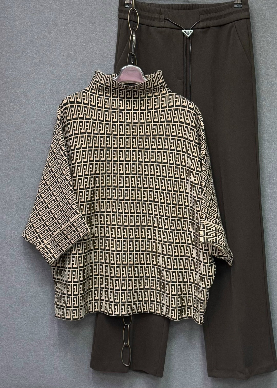 стильная кофта,трикотажные костюмы,женская кофта,костюм двойка трикотаж,костюм фенди