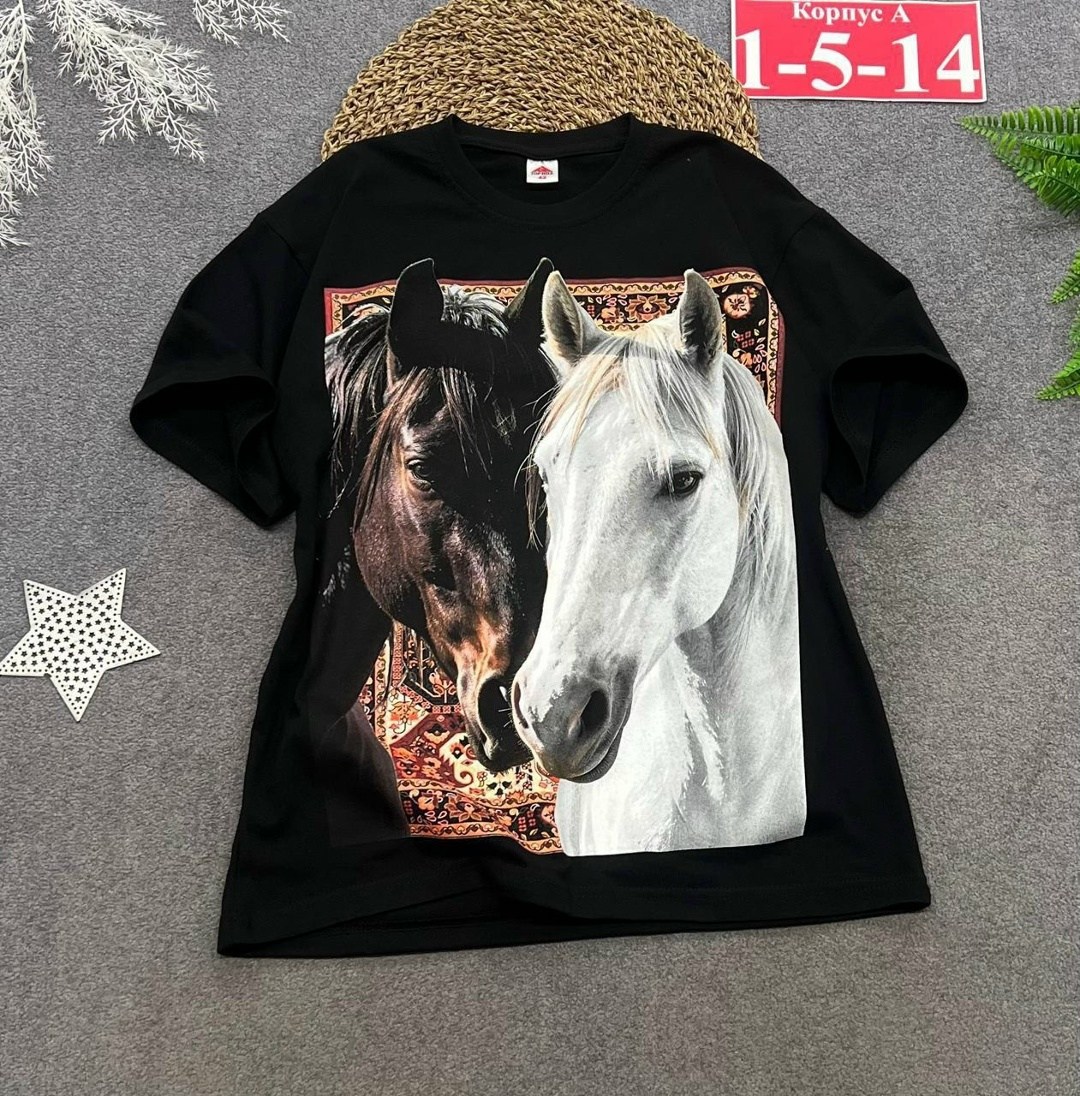футболка,футболка с лошадьми,футболка с принтом,женская футболка,футболка с рисунком