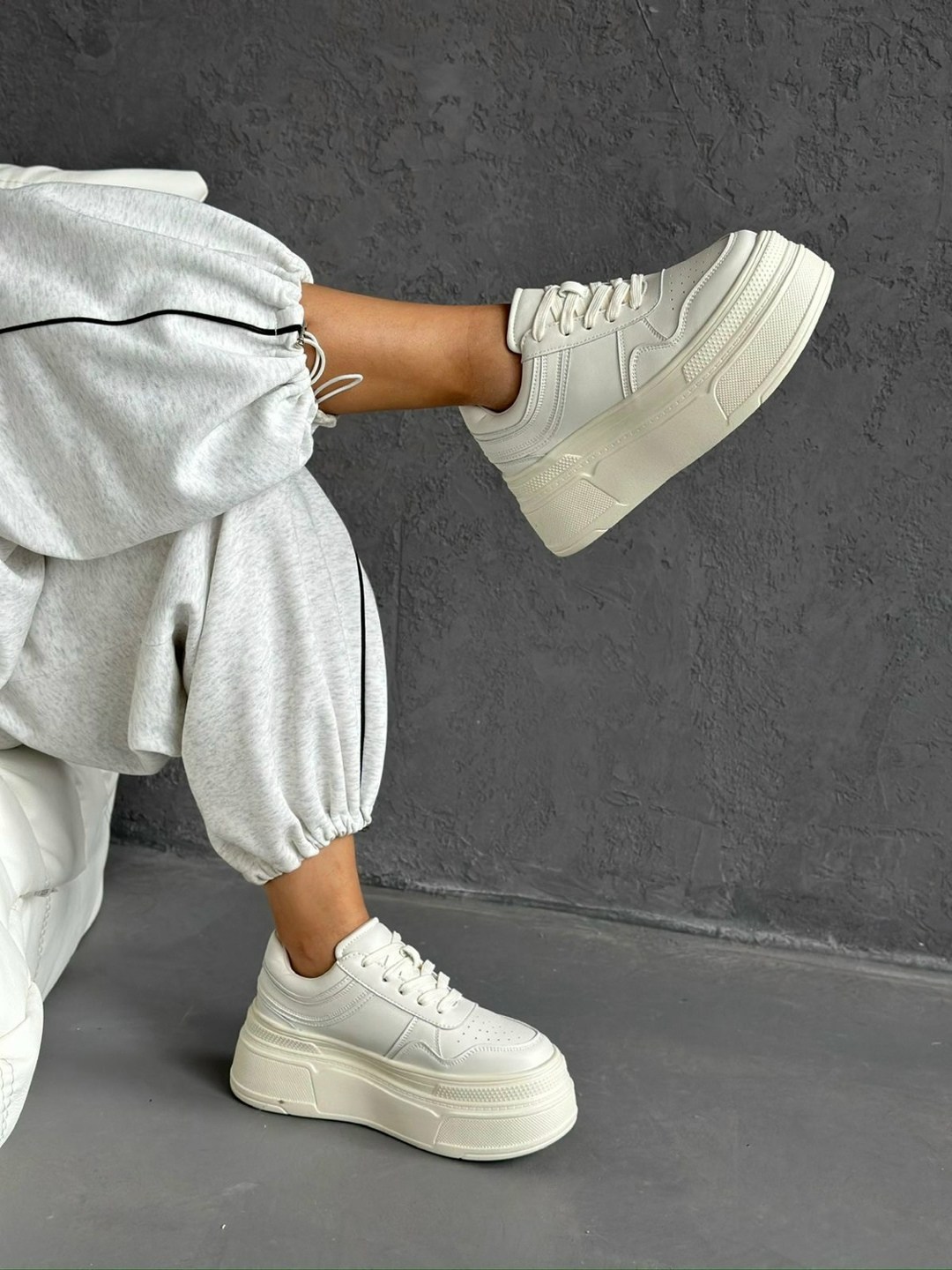 ,кроссовки женскиe,кеды женски,белые кроссовки,модные кроссовки