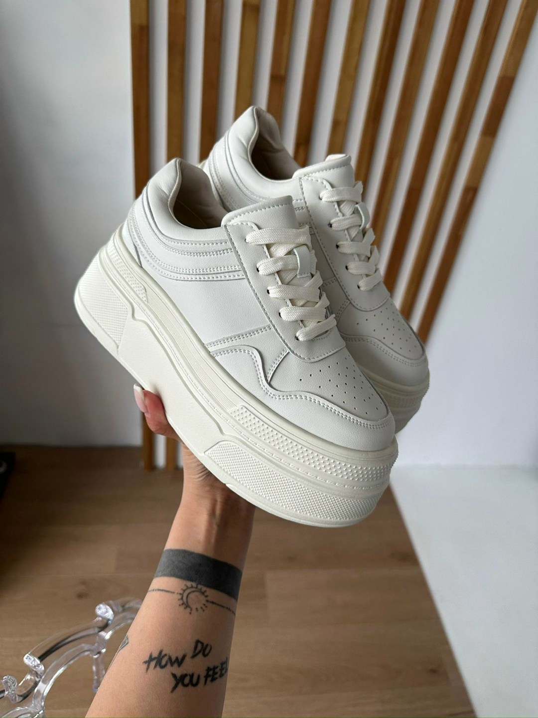 ,кроссовки женскиe,кеды женски,белые кроссовки,модные кроссовки
