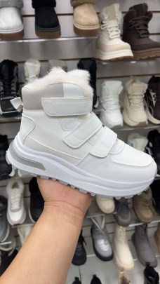 Кроссовки