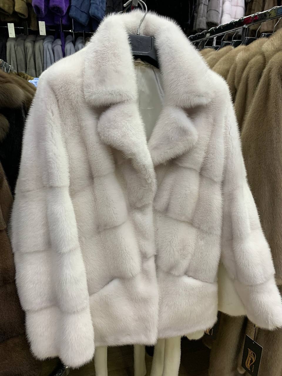 норковая шуба цельная белая автоледи,норковая шуба с английским воротником,норковая шуба,белая норковая шуба,шуба белая норка