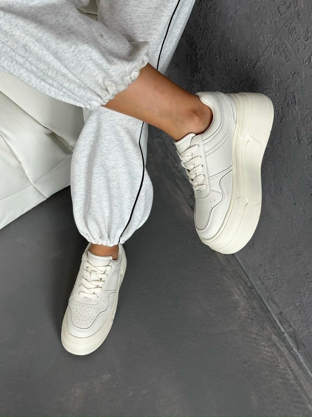 ,кроссовки женскиe,кеды женски,белые кроссовки,модные кроссовки