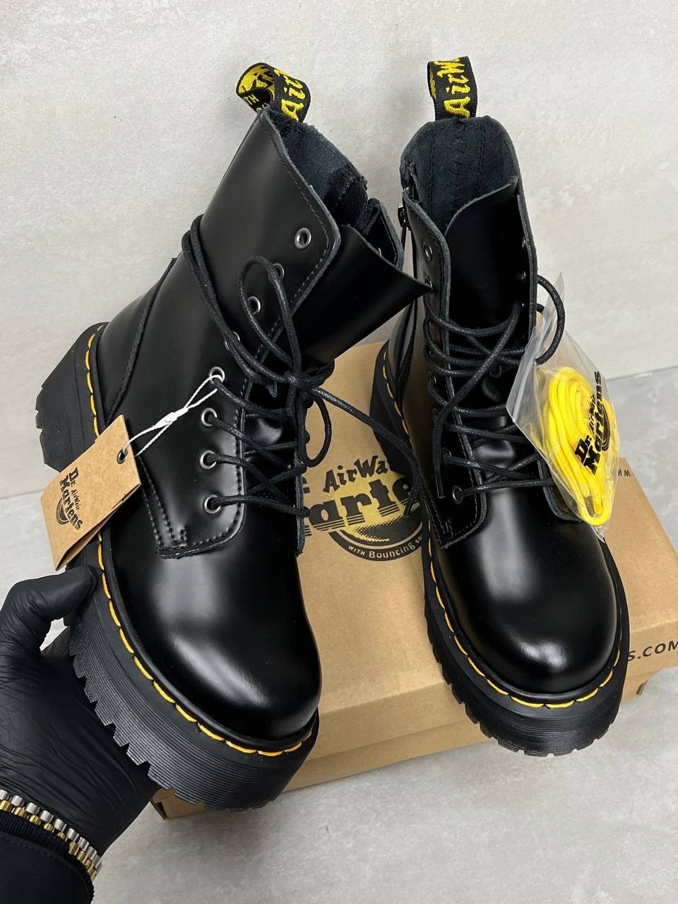 ,ботинки dr martens, женская,мартинсы ботинки с шипами,ботинка