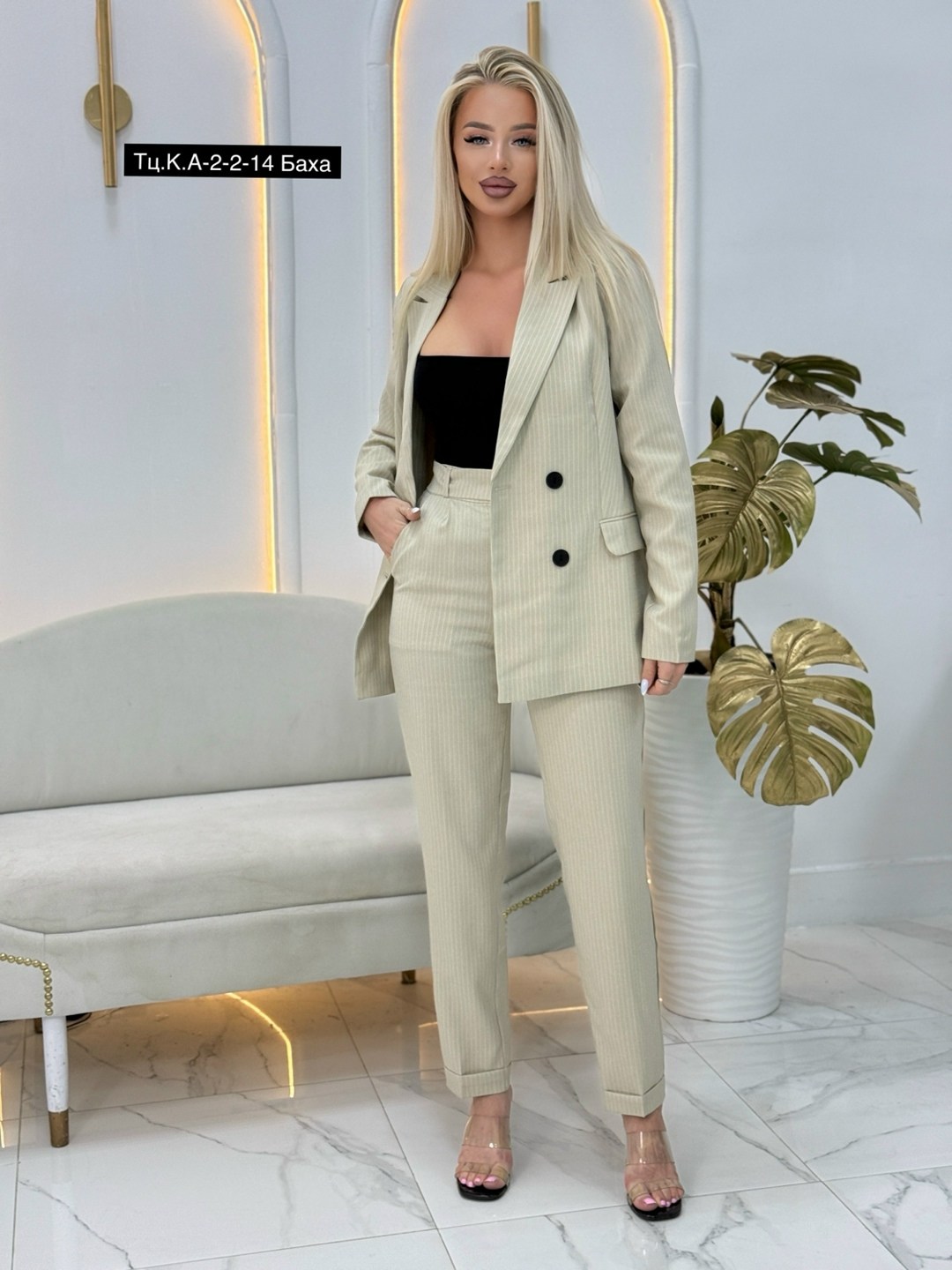 костюмы брючные,костюмы двойки,женские костюмы,костюмы брючные женские,элегантный брючный костюм
