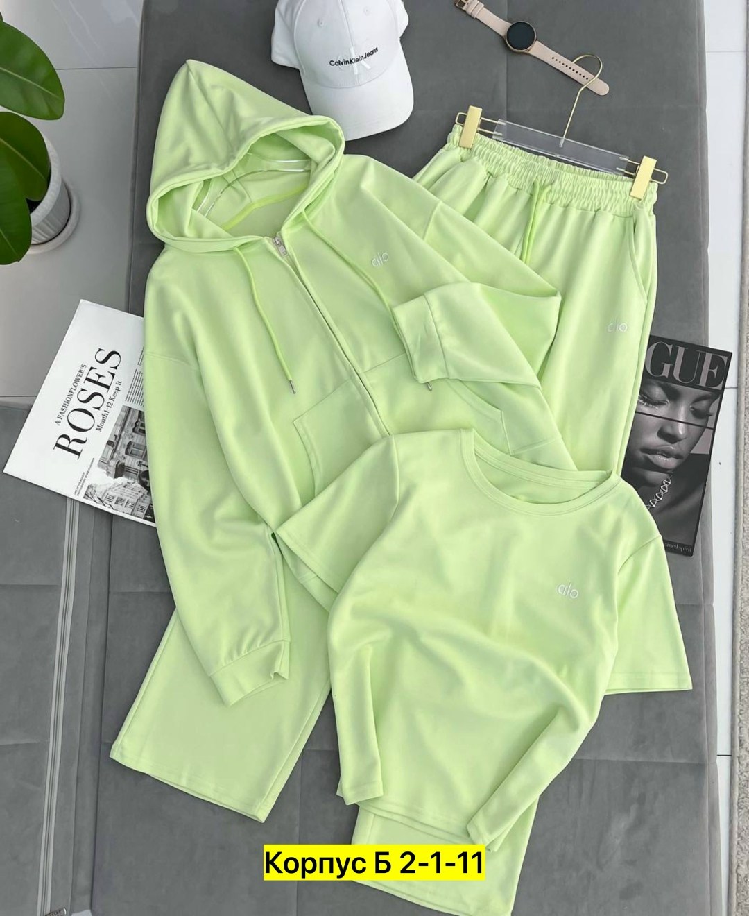 костюм тройка,костюмы спортивные женские,костюм alo,костюм на флисе,спортивные костюмы двойка