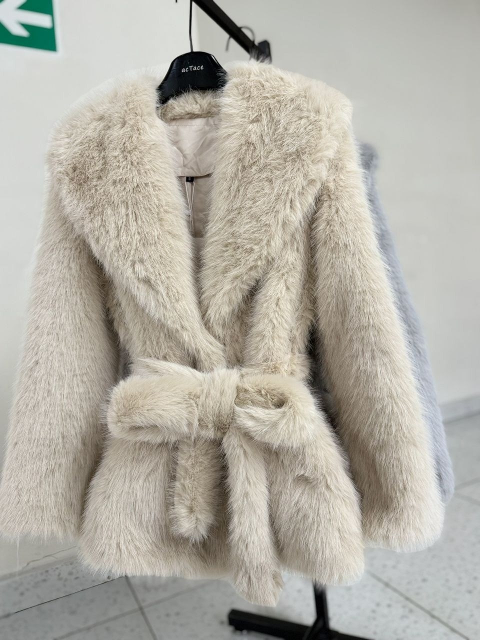 пальто из искусственного меха,женское свободное пальто из искусственного меха,пушистое пальто,женское зимнее пальто из искусственного меха,меховое пальто