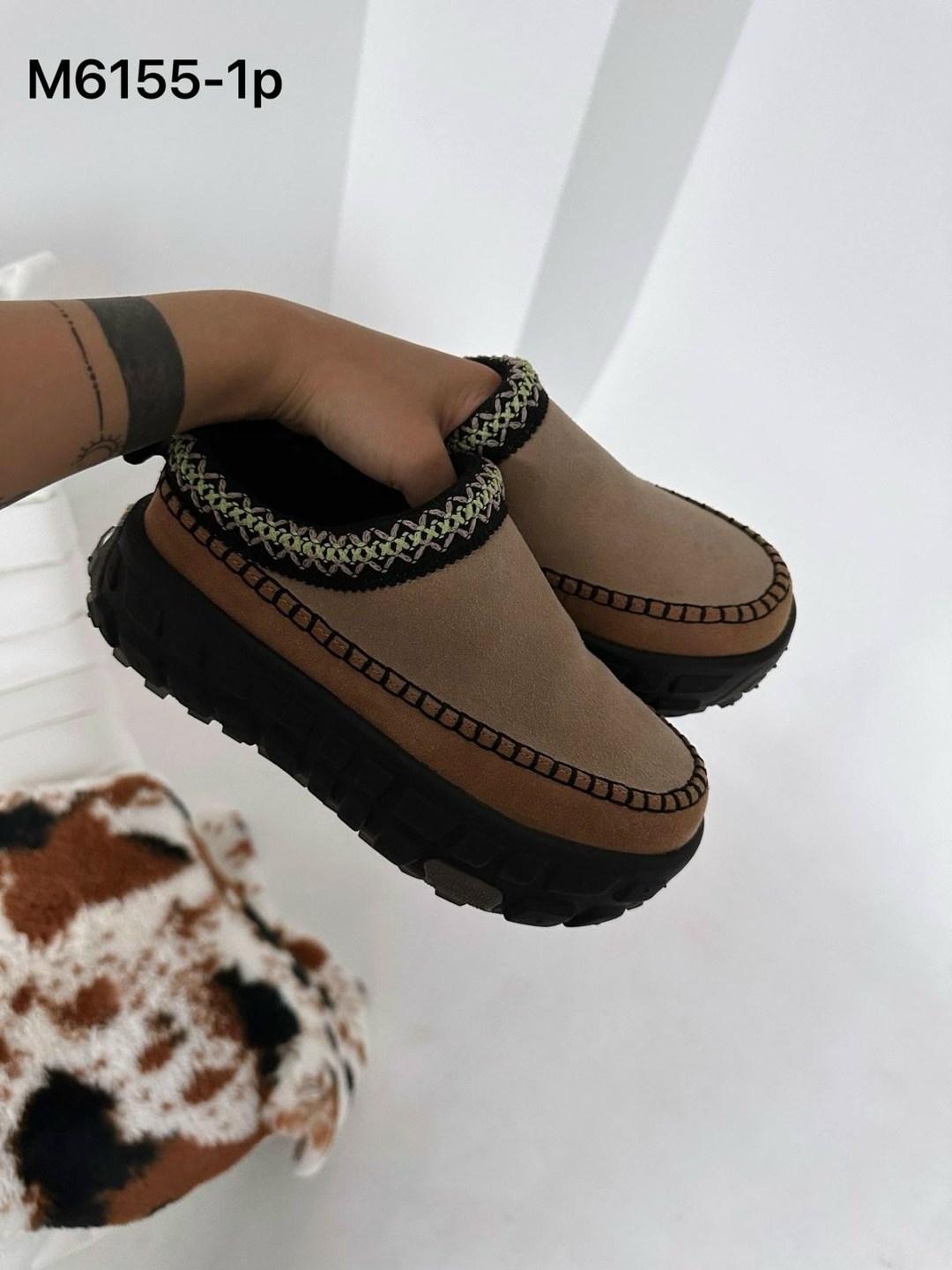 ,женская ,женская  зимняя,угги женские,модная