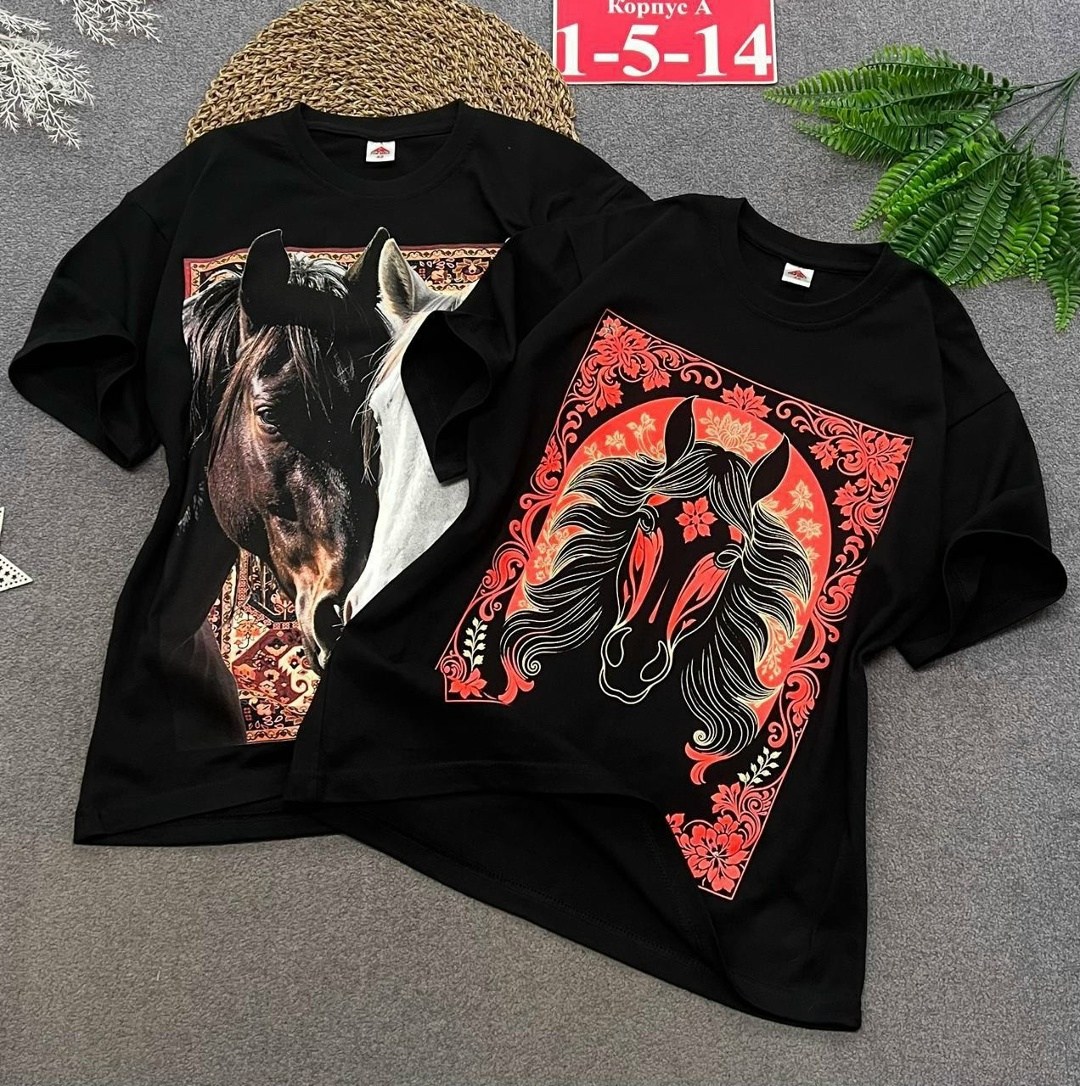 футболка,футболка с лошадьми,футболка с принтом,женская футболка,футболка с рисунком