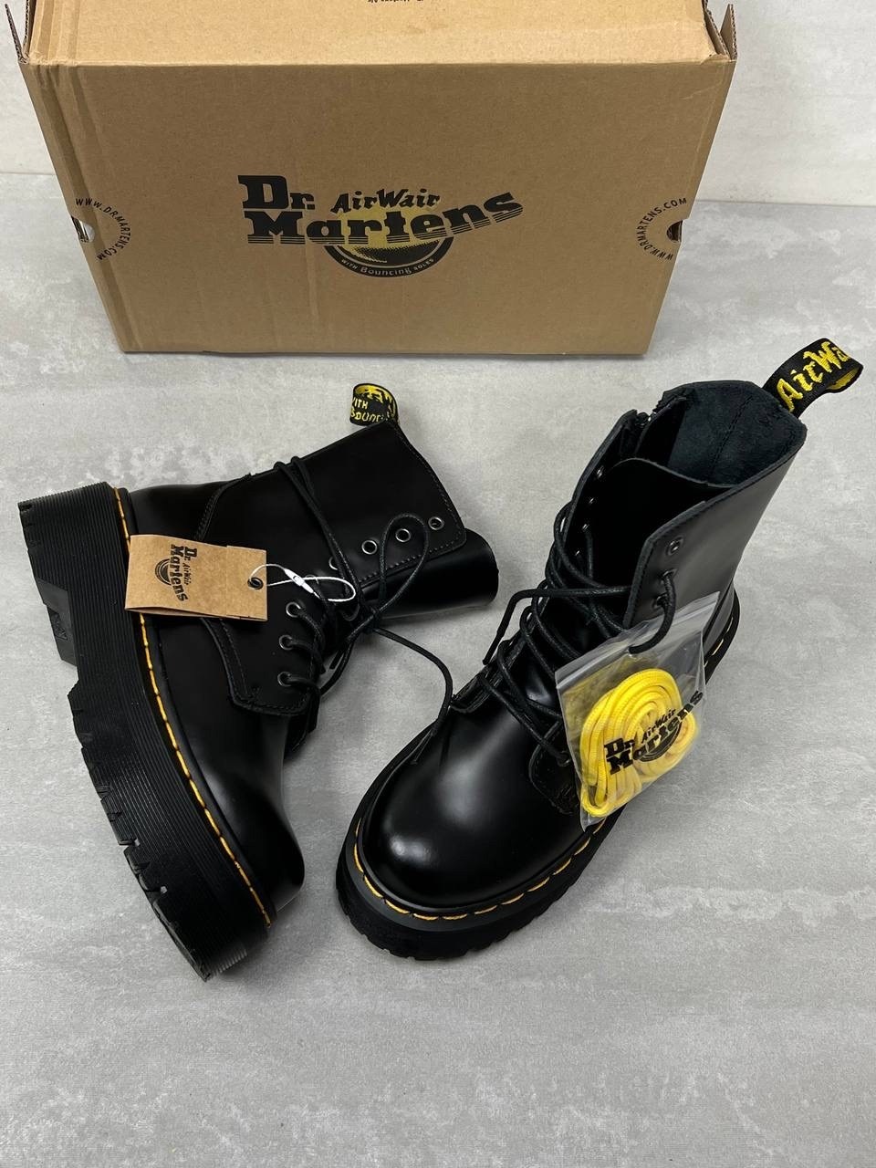 ,ботинки dr martens, женская,мартинсы ботинки с шипами,ботинка