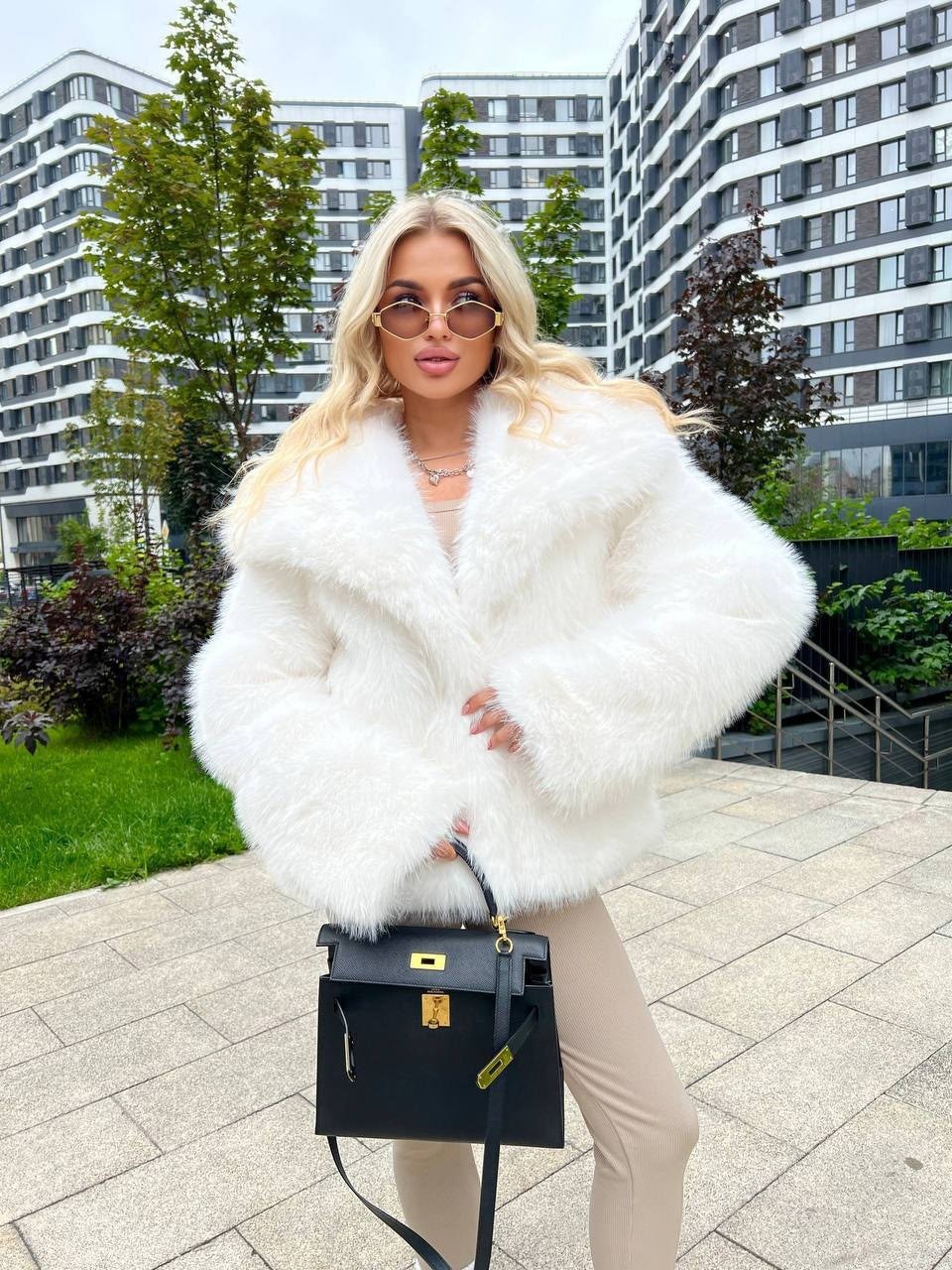 шуба белая,шуба искусственная,шубка белая,шубка,шуба из искусственного меха