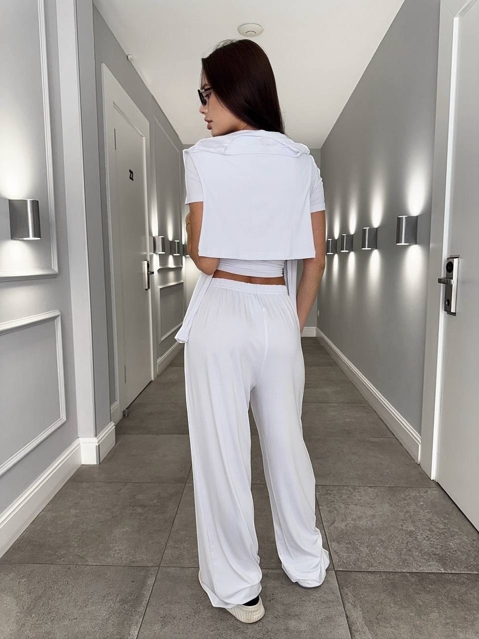 костюмы женские,костюмы брючные,костюмы спортивные женские,стильные костюмы,костюм белый брючный