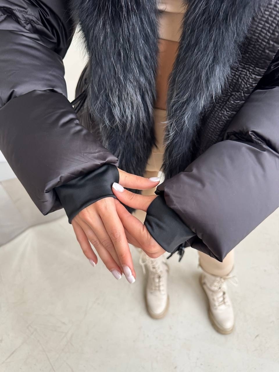 пуховики с мехом,пуховики с натуральным мехом,куртка пуховик с натуральным мехом,пуховик черный,пуховик женский