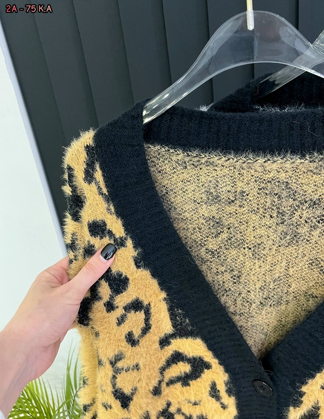 женские кардиганы,женский вязаный кардиган,женский вязаный кардиган с леопардовым принтом,кардиган,вязаные кардиганы