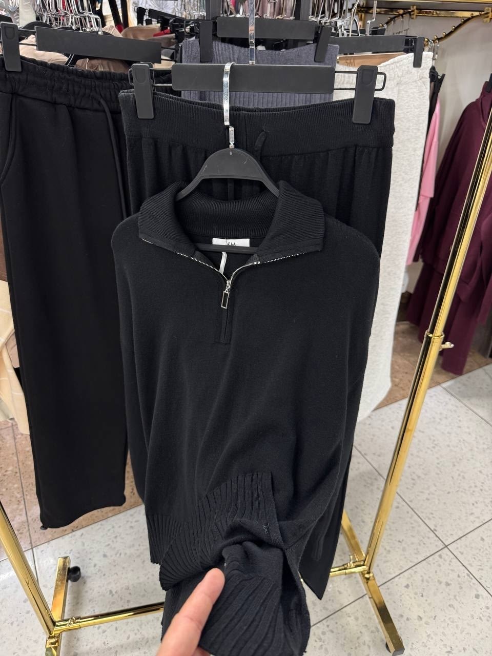 трикотажные костюмы,трикотажный костюм женский,костюм из трикотажа,женский костюм вязаный,вязаные костюмы