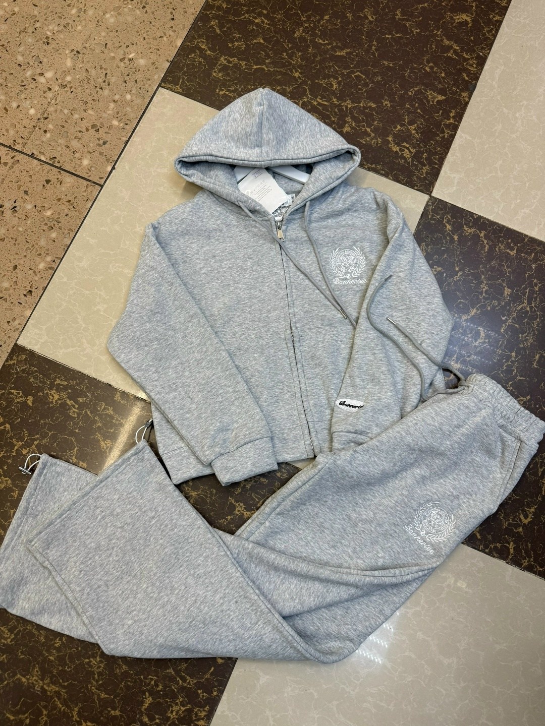 стильные костюмы,костюмы женские,спортивные костюмы,спортивные костюмы женские,