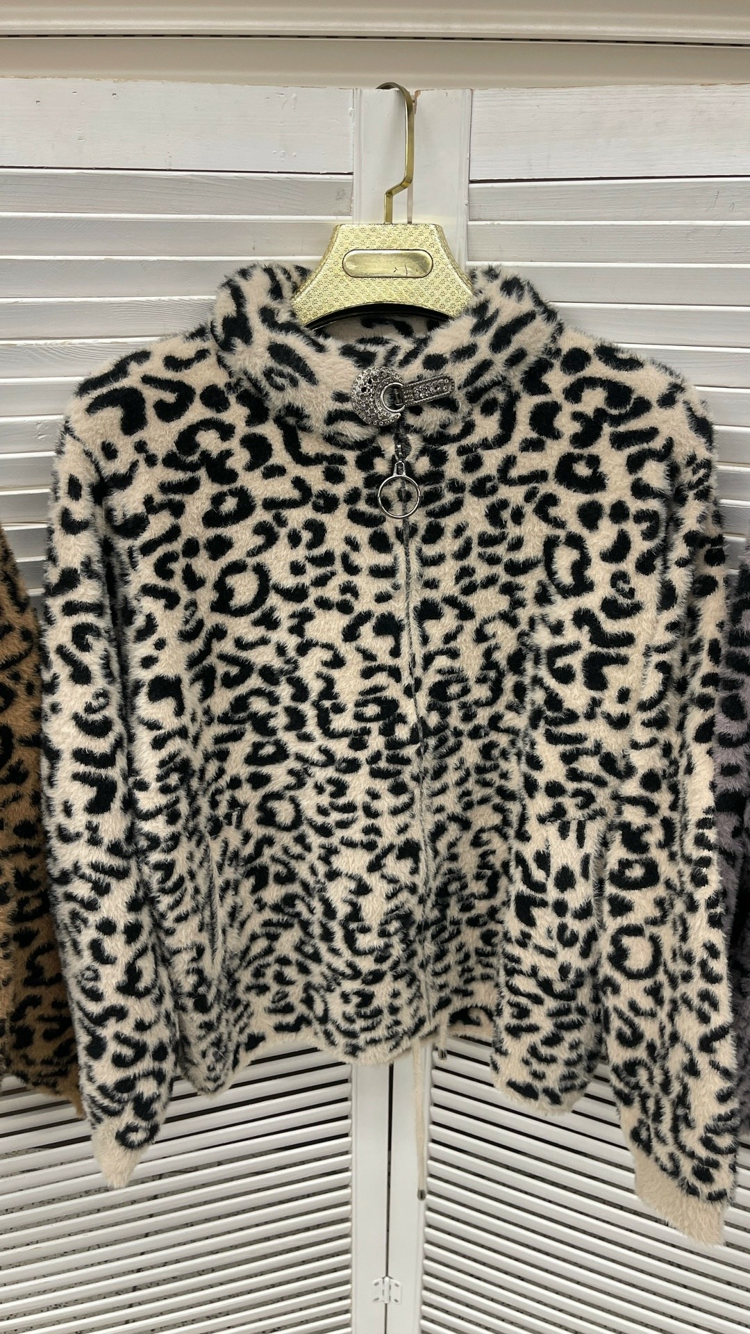 женская шуба,шуба искусственная,куртка барашек,шикарная толстовка,женская кофта