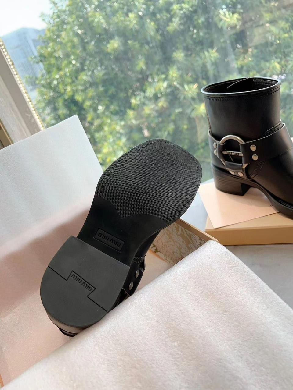 ботинки miu miu,,ботинки miu,женские ботинки с пряжкой,женские ботинки