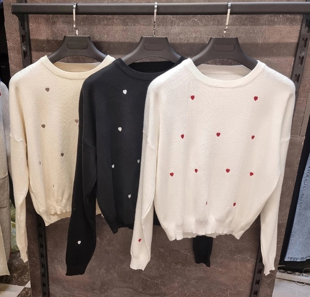 женская кофта,джемпер с сердечками,свитер с сердцем,кофта с сердцем,свитер с сердечками