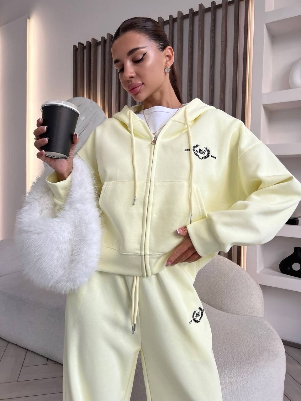 спортивные костюмы женские,стильные костюмы,костюм спортивный с,спортивные костюмы на флисе,спортивный костюм на флисе женский