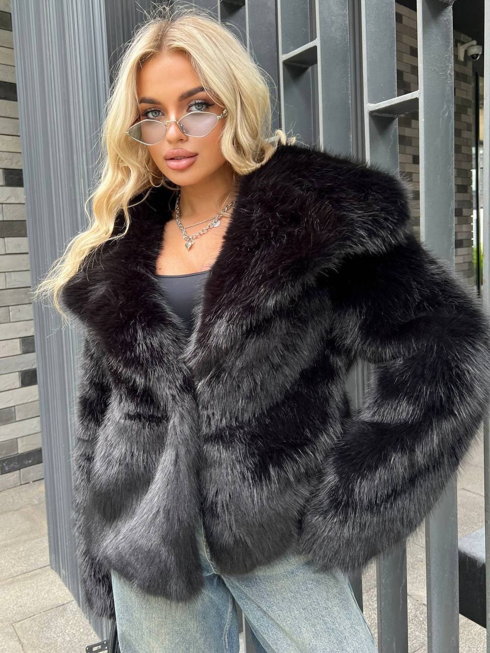 шуба белая,шуба искусственная,шубка белая,шубка,шуба из искусственного меха