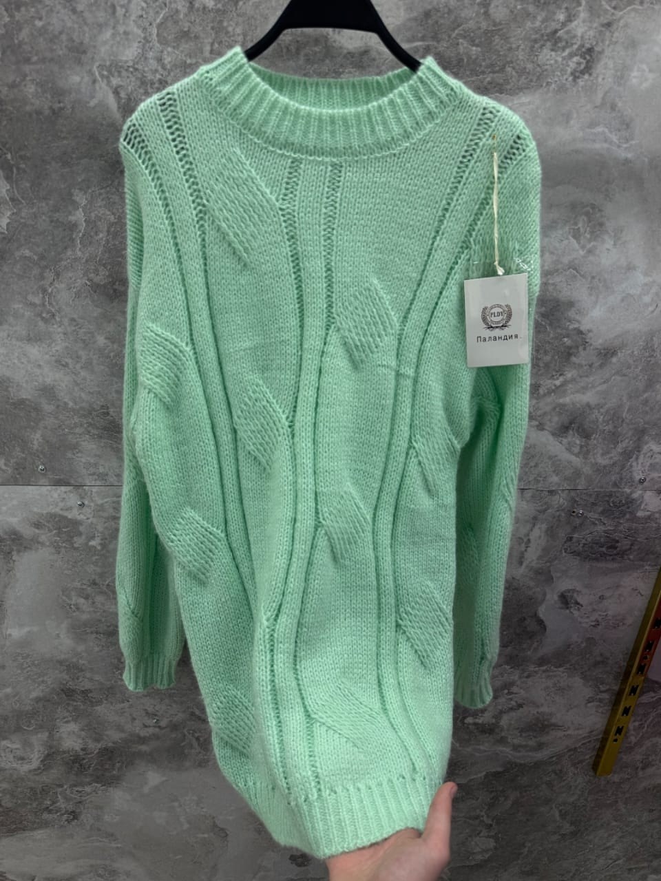 вязаные свитера,женские свитера,модные свитера,свитер с косами,свитер