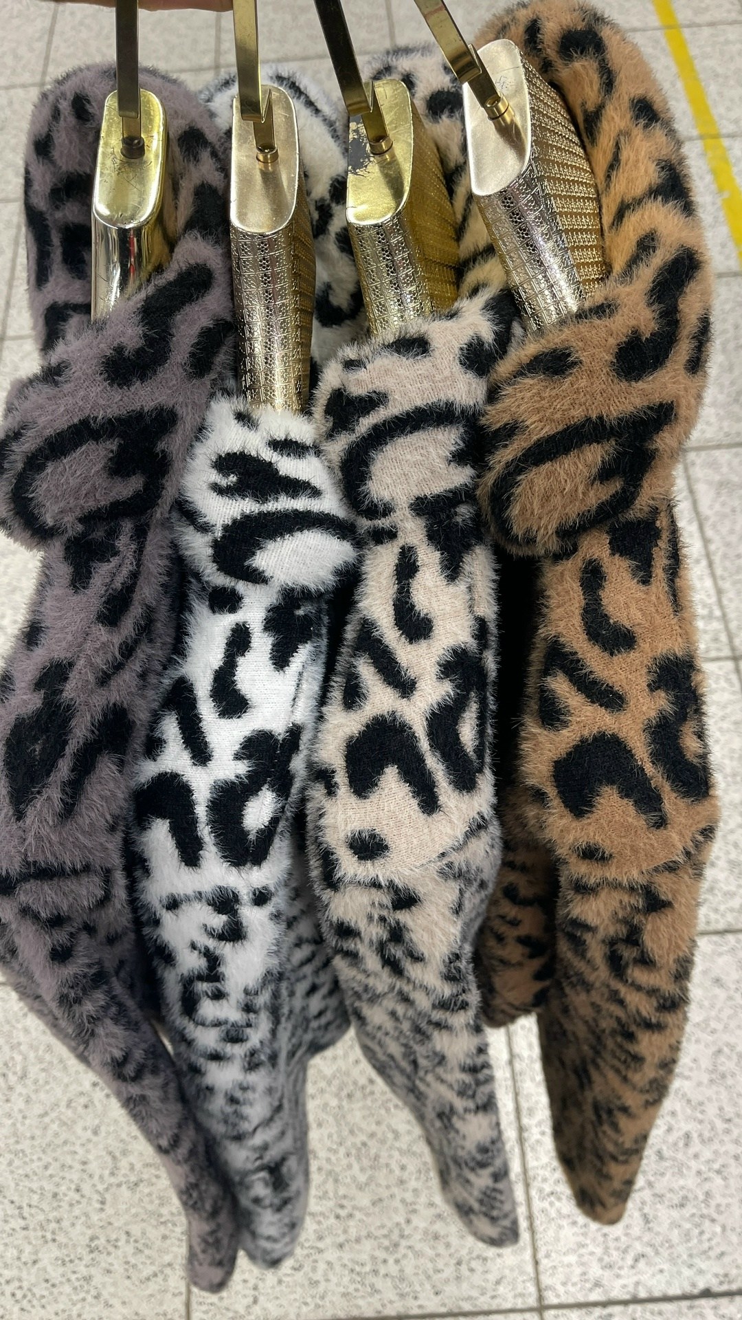 женская шуба,шуба искусственная,куртка барашек,шикарная толстовка,женская кофта