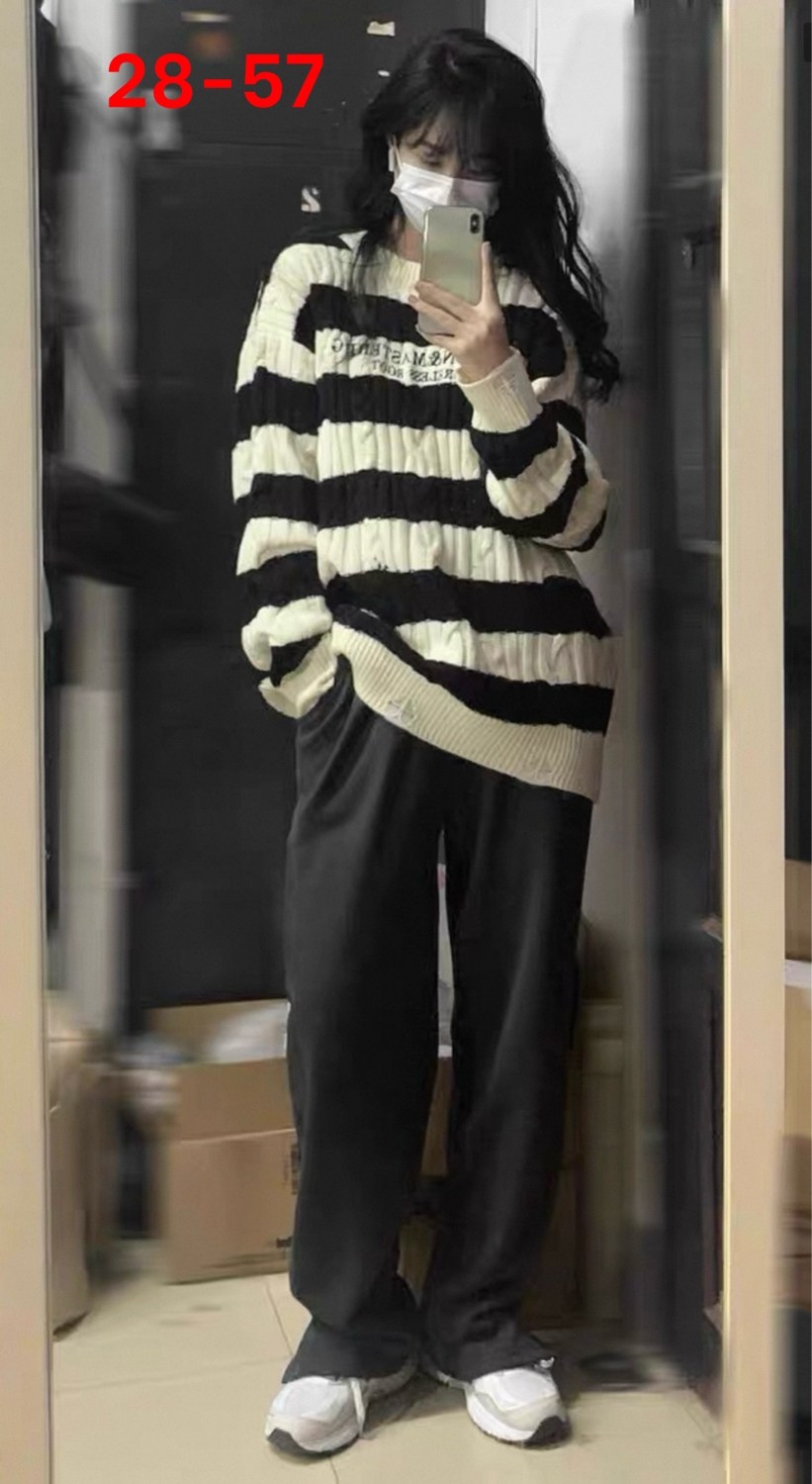 женский свитер в полоску,свитера женские,вязаные свитера женские,женский трикотажный свитер в полоску,свитер