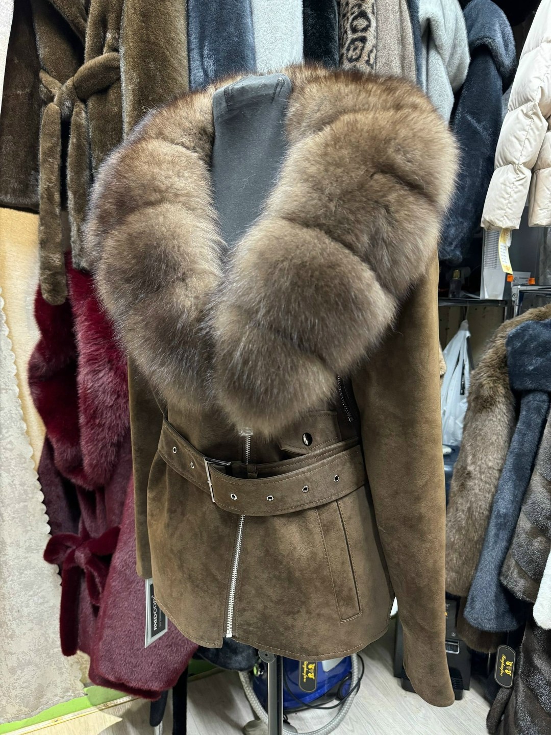 куртка меховая,куртка кожаная с мехом,куртка с мехом,пальто с мехом,меховые изделия