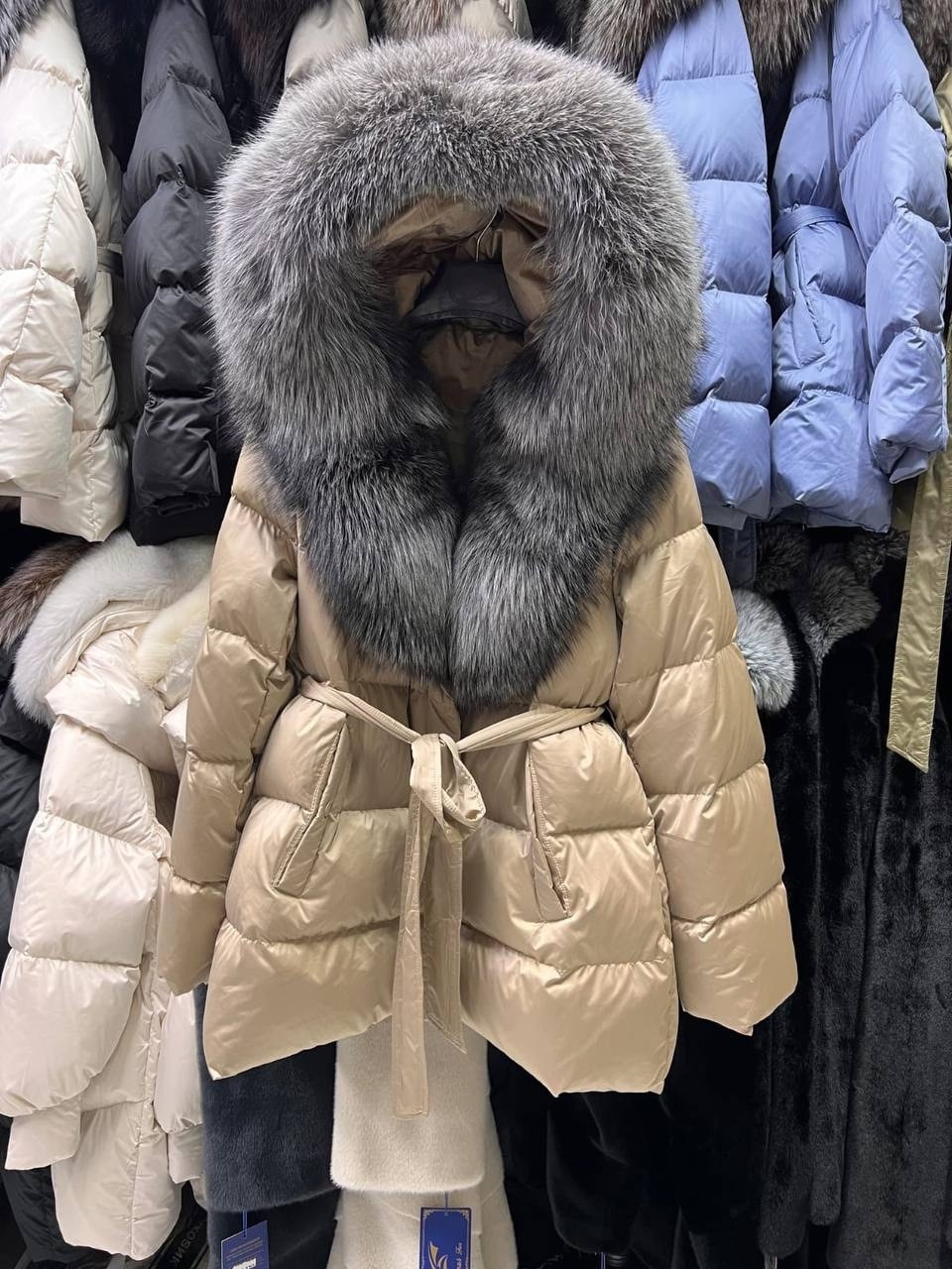 пуховик люкс,пуховики с мехом,куртка пуховик,пуховик повседневный,пуховики с натуральным мехом