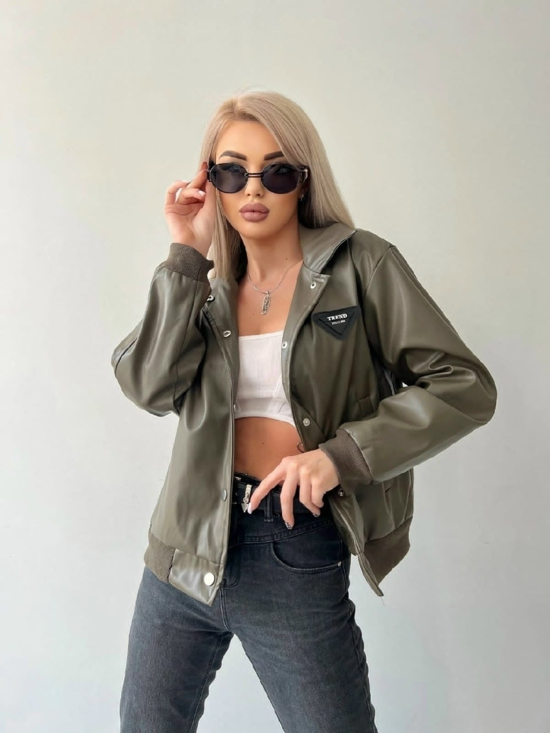 женская куртка из экокожи,куртка из экокожи,женская куртка бомбер,кожаная женская куртка,кожаная куртка бомбер женская