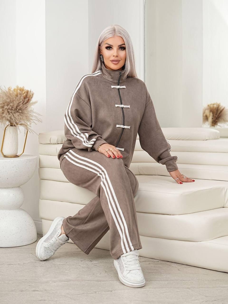 костюм велюровый,костюм тройка женский,женские костюмы,трикотажные костюмы,костюмы спортивные женские